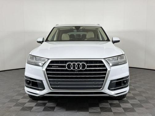 Glacier White Metallic 2019 Audi Q7 55 Premium Plus