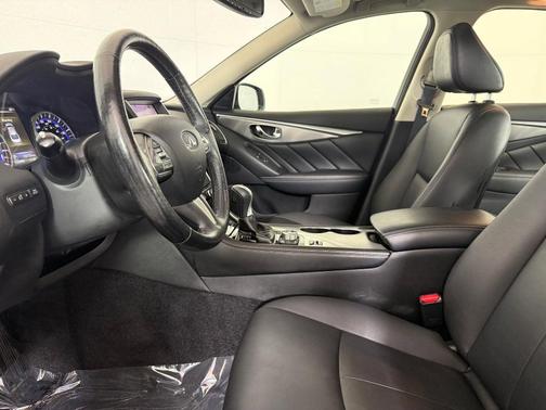 2015 INFINITI Q50 Premium