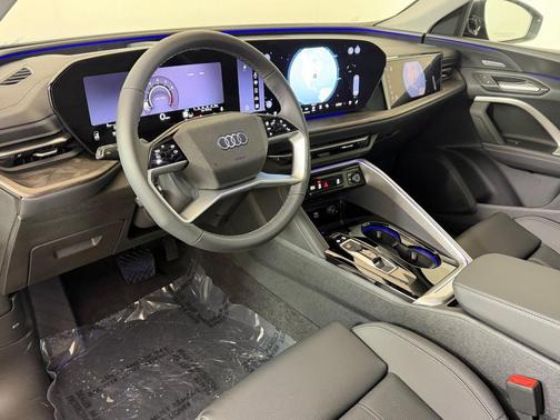 Daytona Gray Metallic 2026 Audi Q5 Premium Plus TFSI quattro S tronic