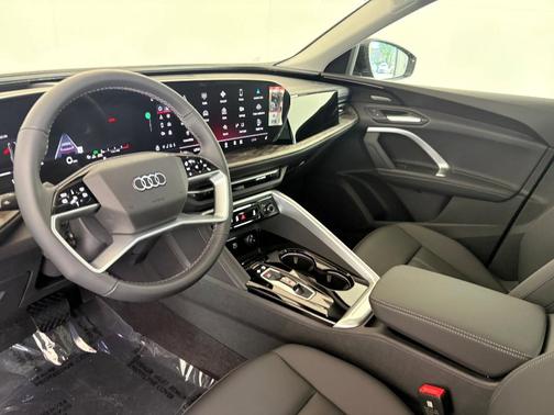 2025 Audi Q5 Premium Plus TFSI quattro S tronic