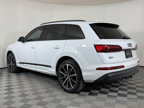 2023 Audi Q7 55 Premium Plus