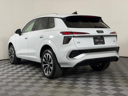 Glacier White Metallic 2026 Audi Q3 TFSI quattro S tronic