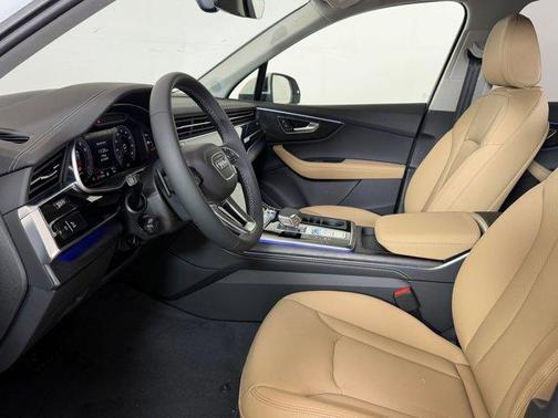 Glacier White Metallic 2026 Audi Q7 55 Premium Plus