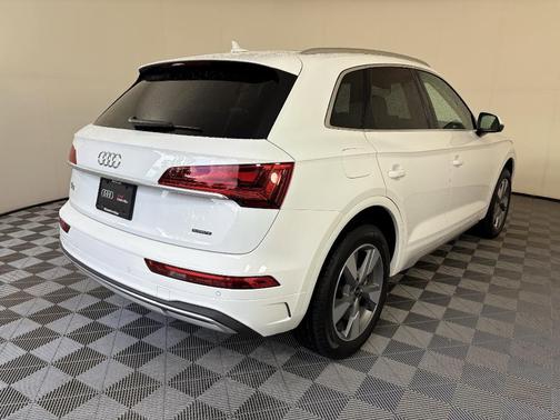 2025 Audi Q5 40 Premium Plus