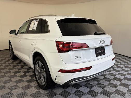 2025 Audi Q5 40 Premium Plus