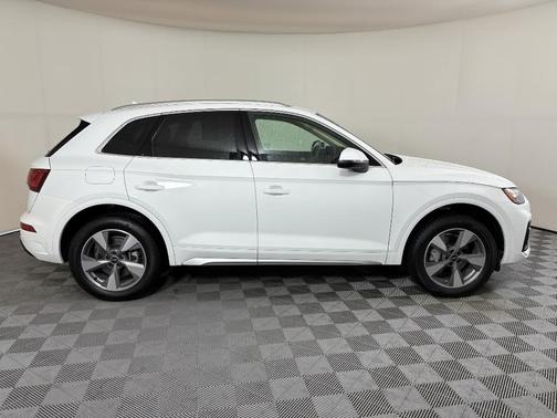 2025 Audi Q5 40 Premium Plus