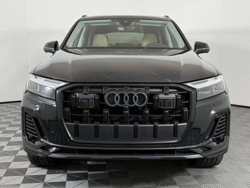 2025 Audi Q7 45 Premium Plus
