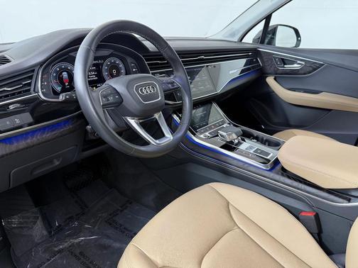 2025 Audi Q7 45 Premium Plus