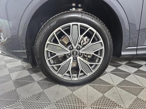 2025 Audi Q5 Premium Plus