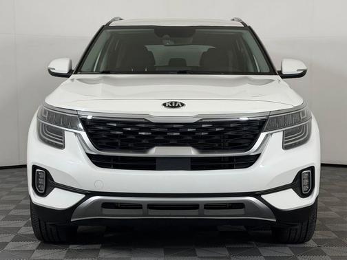 Snow White Pearl 2021 Kia Seltos SX Turbo