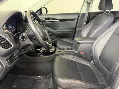 Snow White Pearl 2021 Kia Seltos SX Turbo