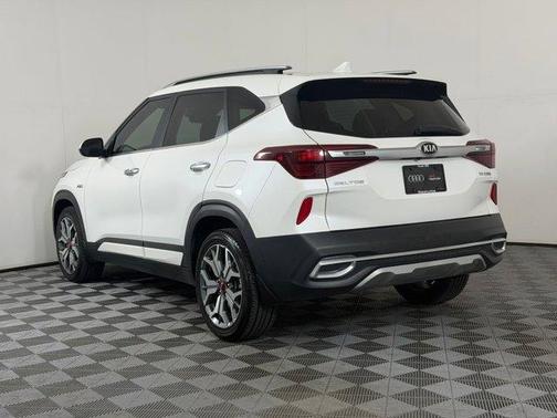 Snow White Pearl 2021 Kia Seltos SX Turbo