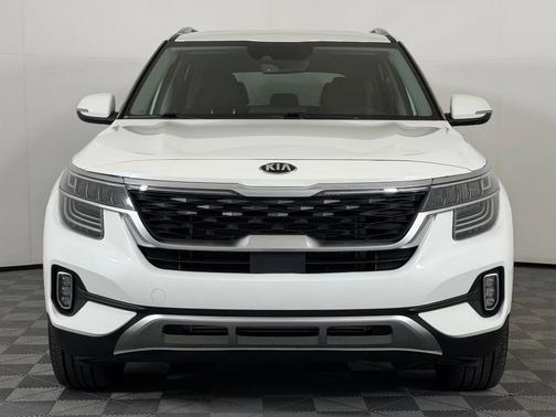 Snow White Pearl 2021 Kia Seltos SX Turbo