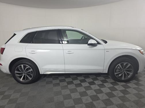 2025 Audi Q5 45 S line Premium Plus