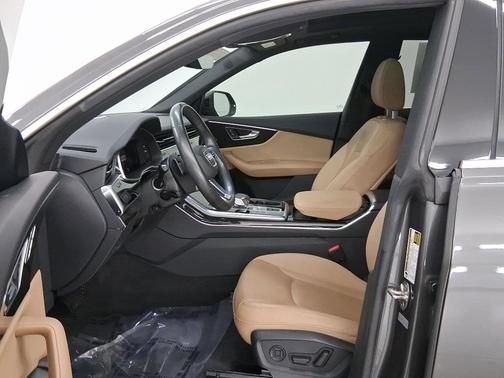 2021 Audi Q8 55 Premium Plus