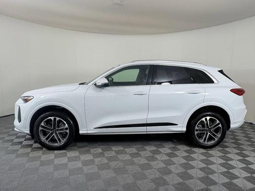2025 Audi Q5 Premium