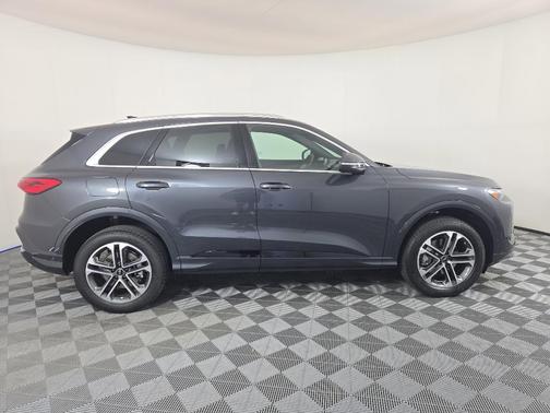 2025 Audi Q5 Premium