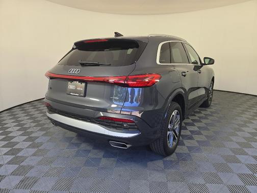2025 Audi Q5 Premium