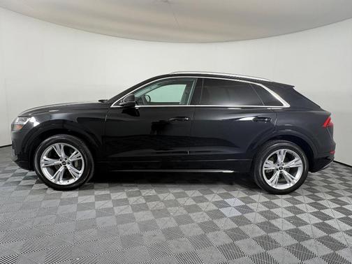 2022 Audi Q8 55 Premium Plus