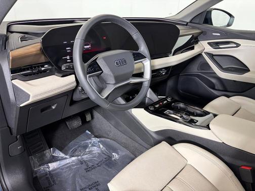 2025 Audi Q6 e-tron Premium Plus quattro