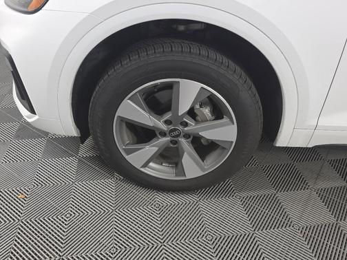2025 Audi Q5 40 Premium