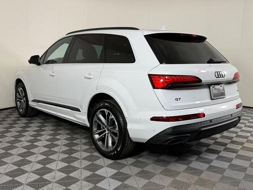2026 Audi Q7 45 Premium