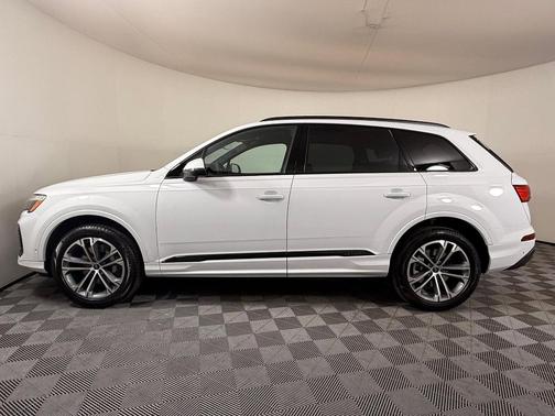 2026 Audi Q7 45 Premium