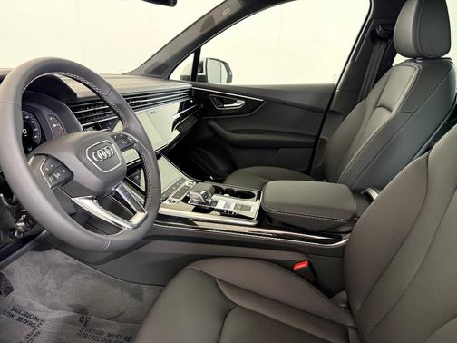2026 Audi Q7 45 Premium