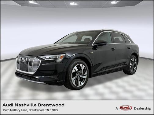 2022 Audi e-tron Premium Plus