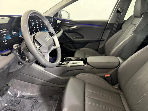 2025 Audi Q6 e-tron Premium Plus quattro