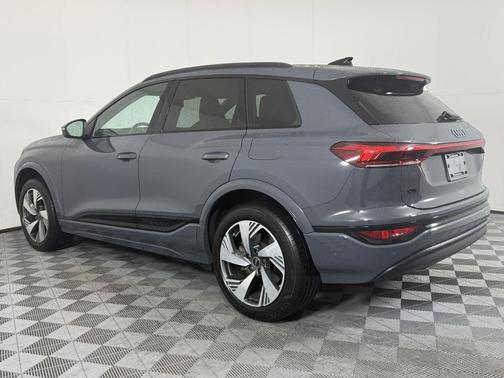 2025 Audi Q6 e-tron Premium Plus quattro