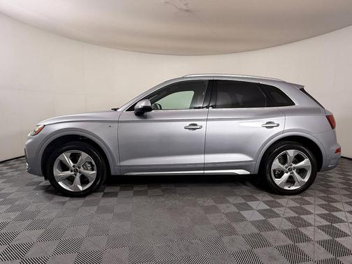 2022 Audi Q5 45 S line Premium Plus