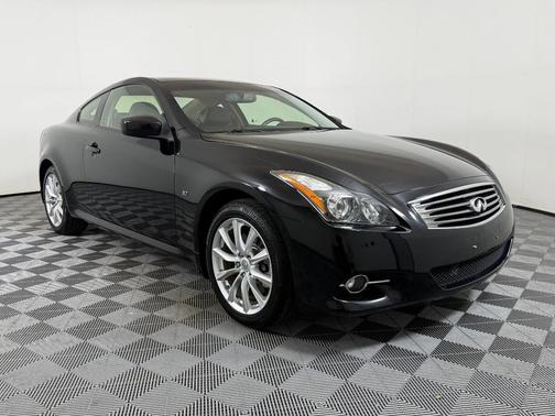 2015 INFINITI Q60 Base