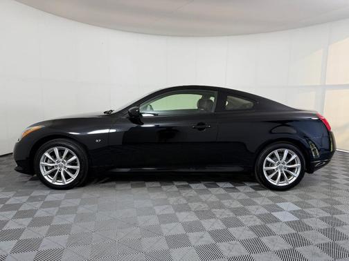 2015 INFINITI Q60 Base