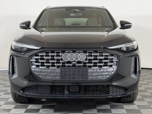 Mythos Black Metallic 2026 Audi Q5 Premium Plus TFSI quattro S tronic