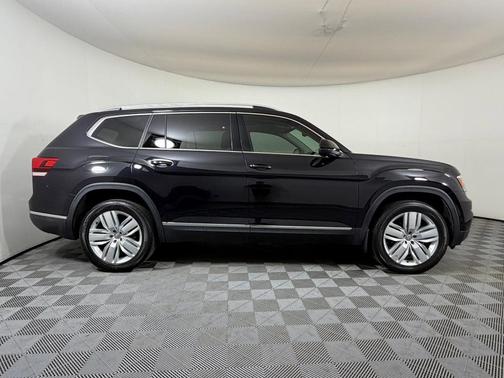 Deep Black Pearl 2018 Volkswagen Atlas 3.6L SEL Premium