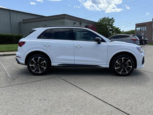 2025 Audi Q3 45 S line Premium Plus