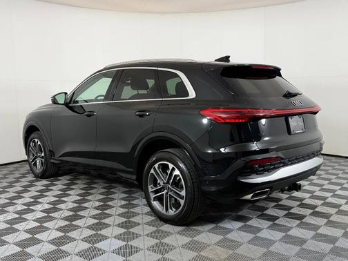 2025 Audi Q5 Premium TFSI quattro S tronic