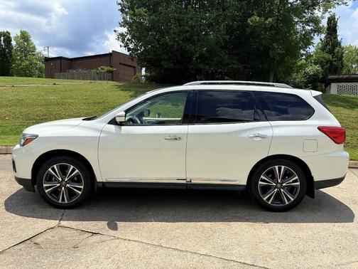 2018 Nissan Pathfinder Platinum