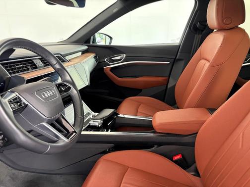 2022 Audi e-tron Sportback S line Premium
