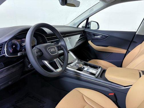 2025 Audi Q7 55 Premium Plus