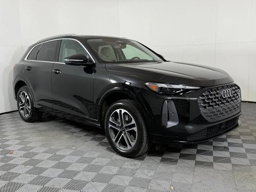 2025 Audi Q5 Premium TFSI quattro S tronic