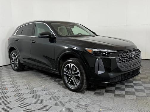 2025 Audi Q5 Premium TFSI quattro S tronic