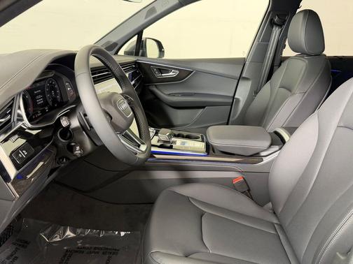 6Y6Y 2026 Audi Q7 55 Premium Plus