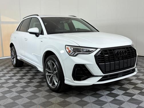 2025 Audi Q3 Premium 45 TFSI S line quattro Tiptronic