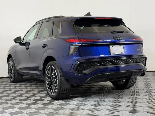 Navarra Blue Metallic 2026 Audi Q3 TFSI quattro S tronic