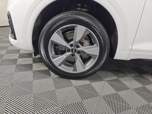 2025 Audi Q5 40 Premium