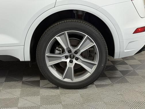 2025 Audi Q5 45 S line Premium