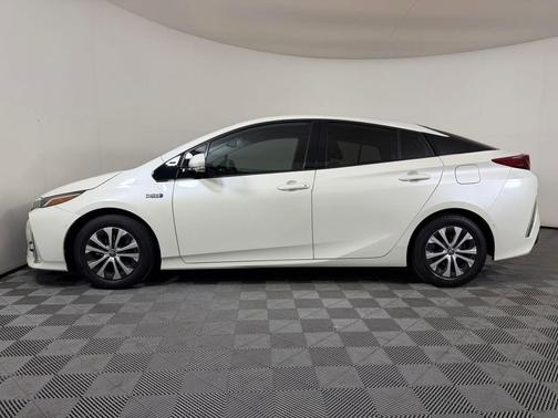 Blizzard Pearl 2020 Toyota Prius Prime Limited