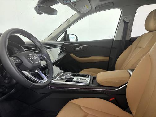 2025 Audi Q7 55 Premium Plus